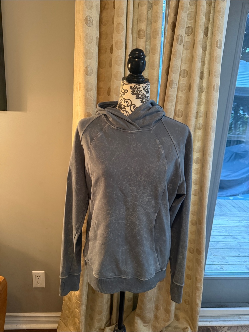 Lululemon Scuba Pullover Hoodie Women’s Size 6 Grey Performance